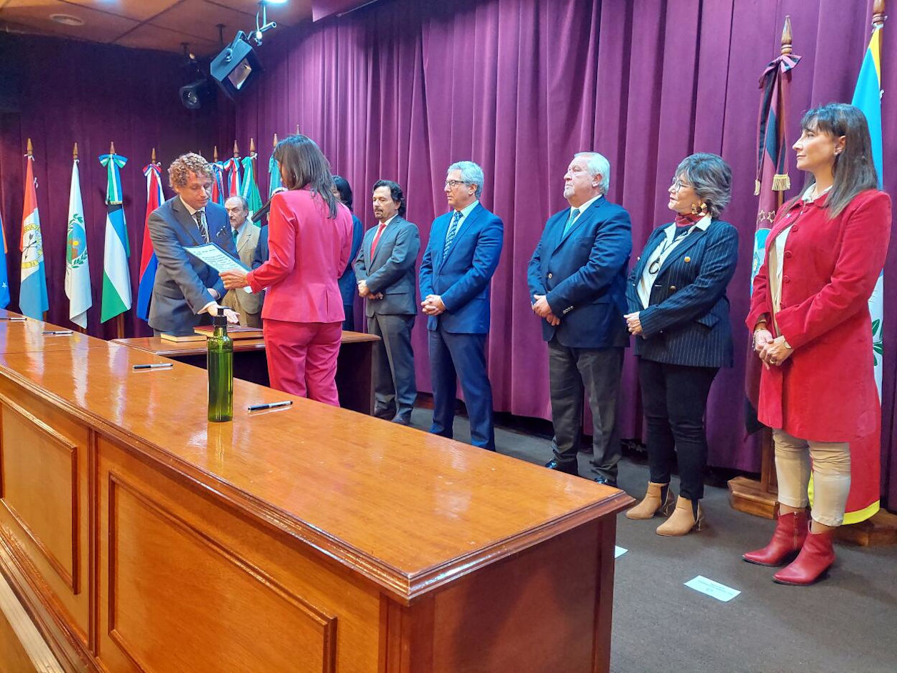 En este momento estás viendo El juez denunciado por violencia de género dará un taller de violencia de género