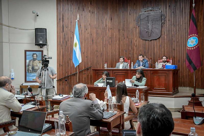 Lee más sobre el artículo Otra vez los concejales: Cultura vs. Vulgaridad