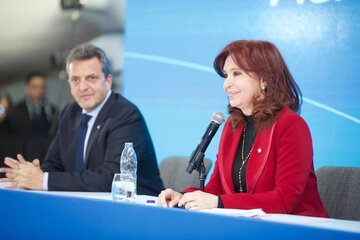 Lee más sobre el artículo Cristina Kirchner: «Hay 100 mil argentinos que tienen casi un PBI afuera del país»