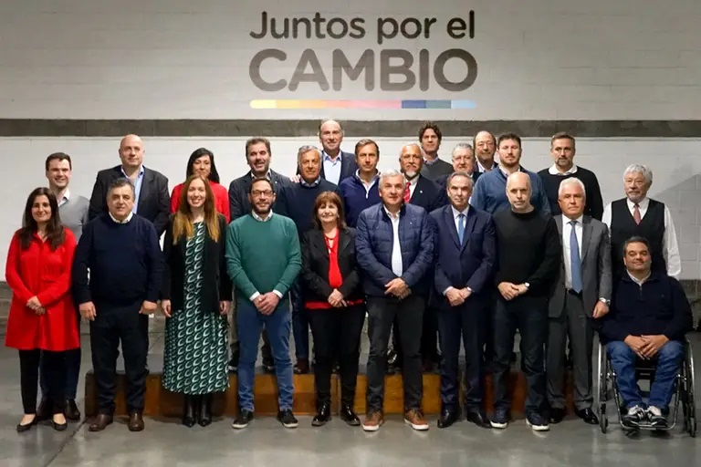 Lee más sobre el artículo Desde JxC compararon a Milei con el kirchnerismo: «Es populismo de derecha»