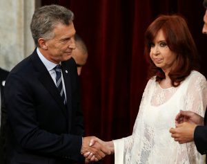 Lee más sobre el artículo Cristina le respondió a Macri tras su pedido de colaboración al FMI: «Lo trajiste vos, papi»