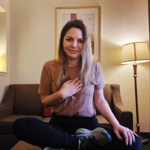 Lee más sobre el artículo Pamela Ares: De funcionaria nacional a guía espiritual