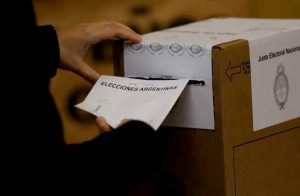 Lee más sobre el artículo Elecciones 2023: voto en blanco y ausentismo, ¿cuánto impactará en las PASO?