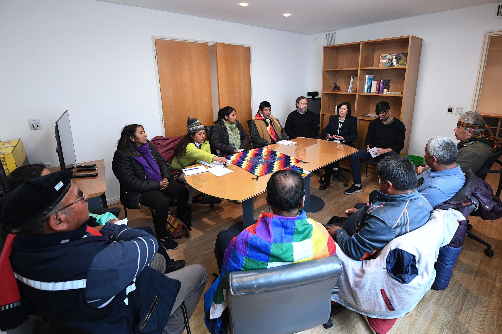 En este momento estás viendo Nora Giménez recibió petitorio de líderes de comunidades originarias de Jujuy