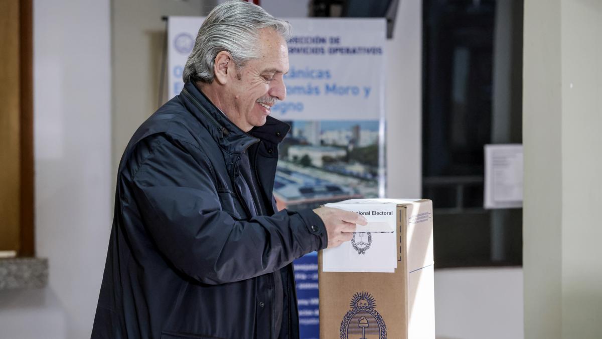 Lee más sobre el artículo Fernández garantizó que trabajará con Milei para una «transición ordenada»