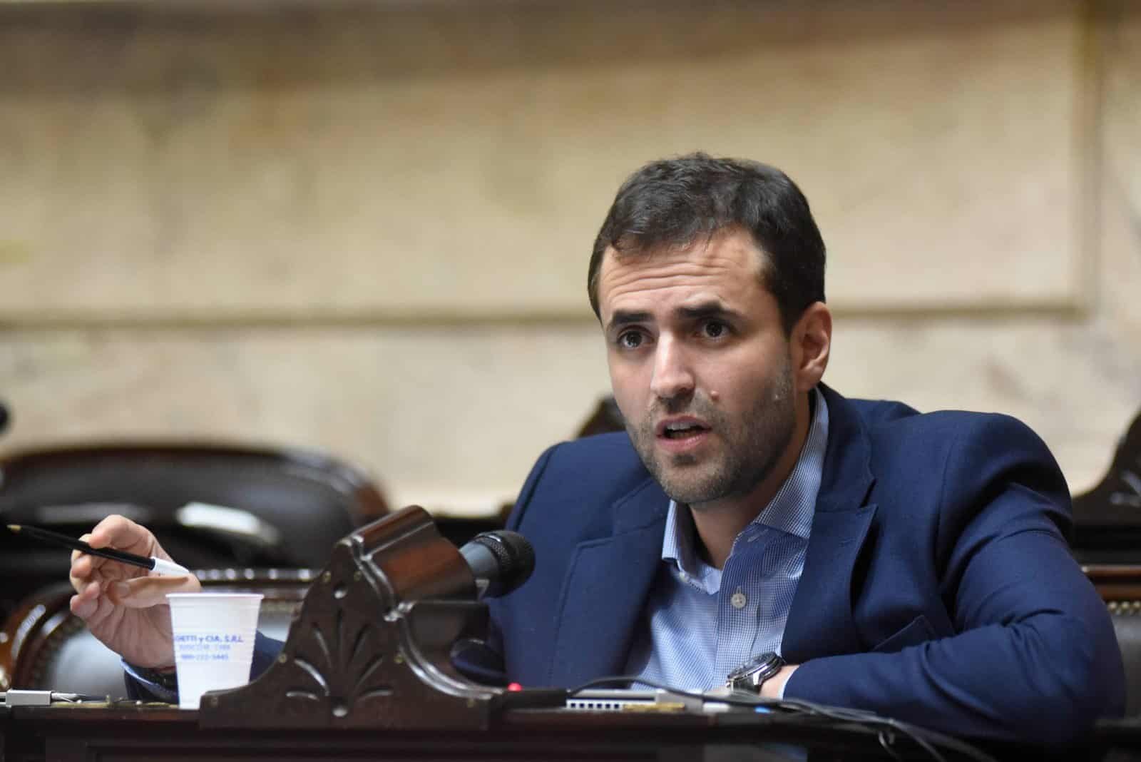 Lee más sobre el artículo Estrada presentó un proyecto para que los salteños paguen menos luz