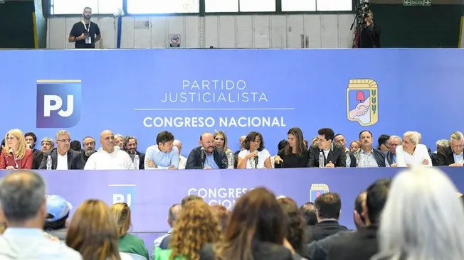 Lee más sobre el artículo El PJ concretó la salida de Alberto Fernández